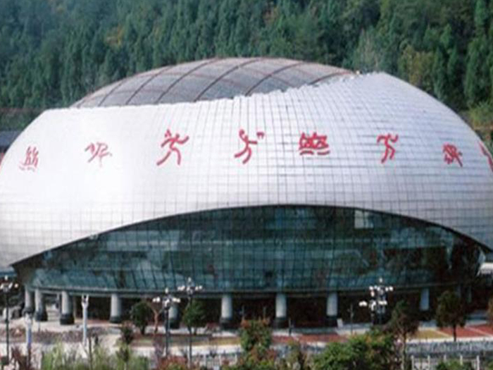 扎兰屯体育中心球形网架加工安装